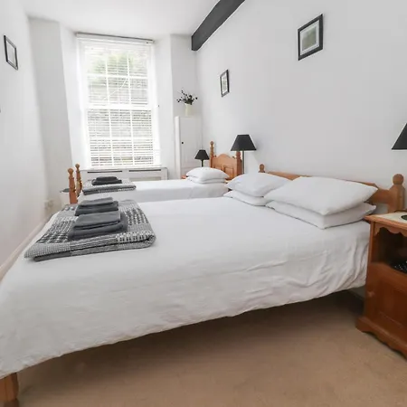 Apartment 2 Riverside Walk Airton