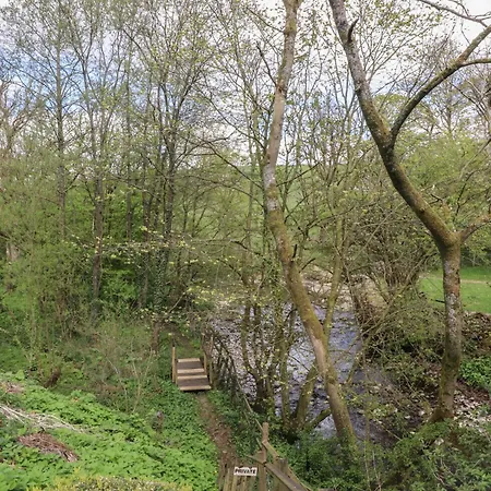 2 Riverside Walk Apartment