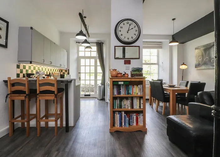 2 Riverside Walk 公寓 *